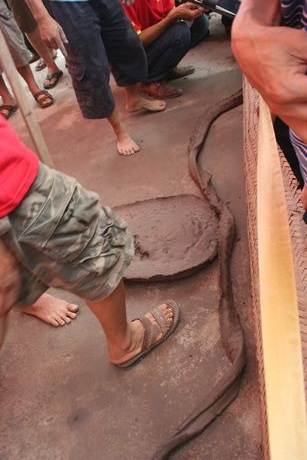 Các pháo thủ phải gieo pháo vừa đủ mạnh để dây pháo mở càng rộng càng tốt và không bị đứt đoạn.