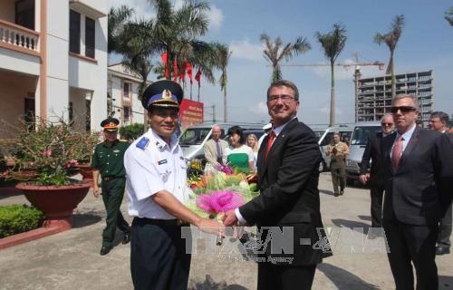 Bộ trưởng Quốc phòng Mỹ thăm Bộ Tư lệnh Hải quân và Vùng Cảnh sát biển 1 - 2 Bộ trưởng Quốc phòng Mỹ thăm Bộ Tư lệnh Hải quân và Vùng Cảnh sát biển 1