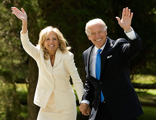 Phu nhân Phó tổng thống Mỹ Joe Biden thăm Việt Nam - 1 Bà Jill Biden và chồng, Phó tổng thống Joe Biden (Ảnh: