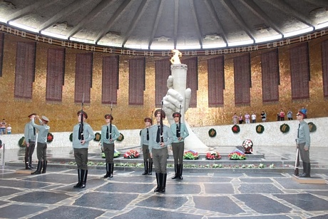 Người Việt tại Nga: Cuộc sống mưu sinh ở Volgagrad (1) - 3 Ngọn lửa vĩnh cửu tưởng niệm các chiến sĩ hồng quân xô viết đã hi sinh vì Tổ quốc