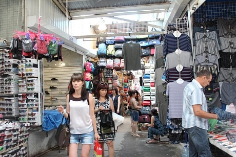 Người Việt tại Nga: Cuộc sống mưu sinh ở Volgagrad (1) - 5 Cảnh mua bán tại chợ Trắctơ