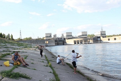 Người Việt tại Nga: Cuộc sống mưu sinh ở Volgagrad (1) - 1 Câu cá bên dòng sông Volga