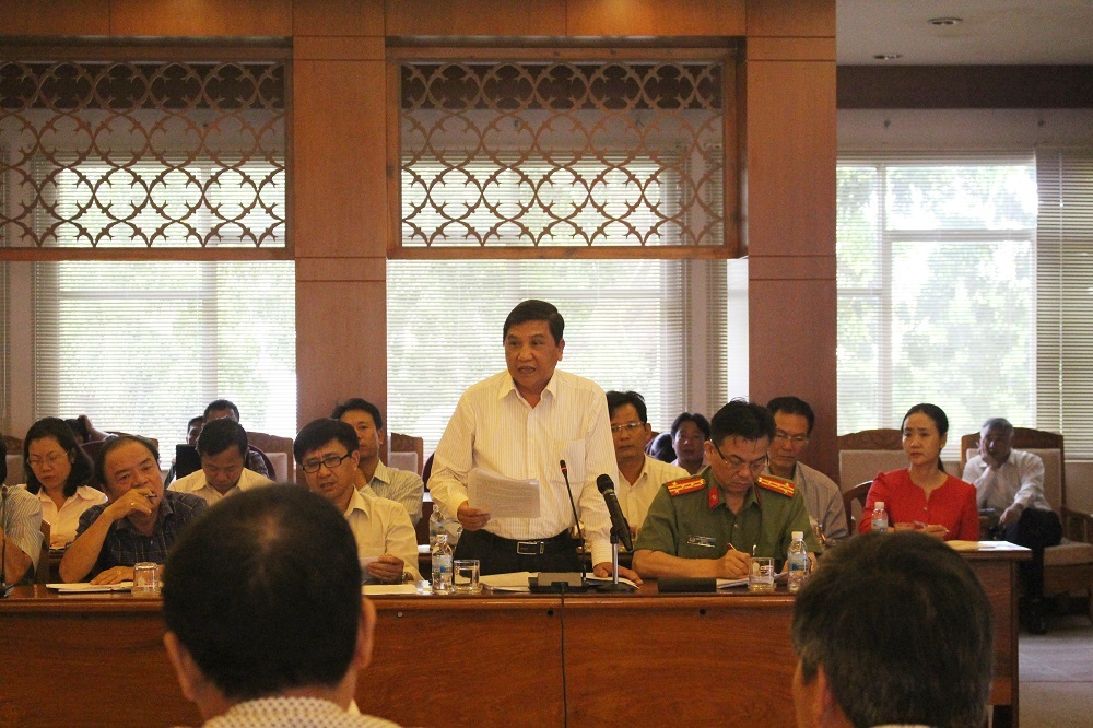 Chủ tịch TP Nha Trang - ông Nguyễn Văn Danh muốn tái định cư cho 10 hộ dân có nhà bị vùi lấp sau vụ lở núi ở Nha Trang