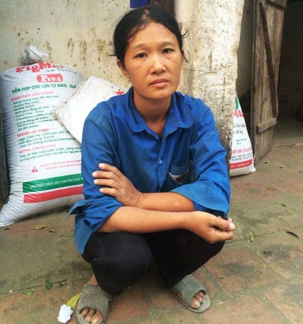 Nỗi đau của người vợ trẻ nhìn chồng “chết dần, chết mòn” - 5 Chị Hòa phải lao lực nhiều nên cũng đau yếu thường xuyên