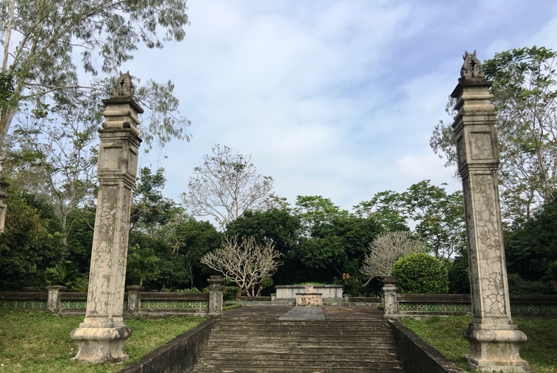 Mộ Vua Lê Thánh Tông.