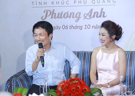 Phương Anh da diết với nhạc Phú Quang kỷ niệm Giải phóng Thủ đô - 1 Nhạc sỹ Phú Quang dành nhiều nhận xét có cánh đối với giọng hát của ca sỹ Phương Anh.