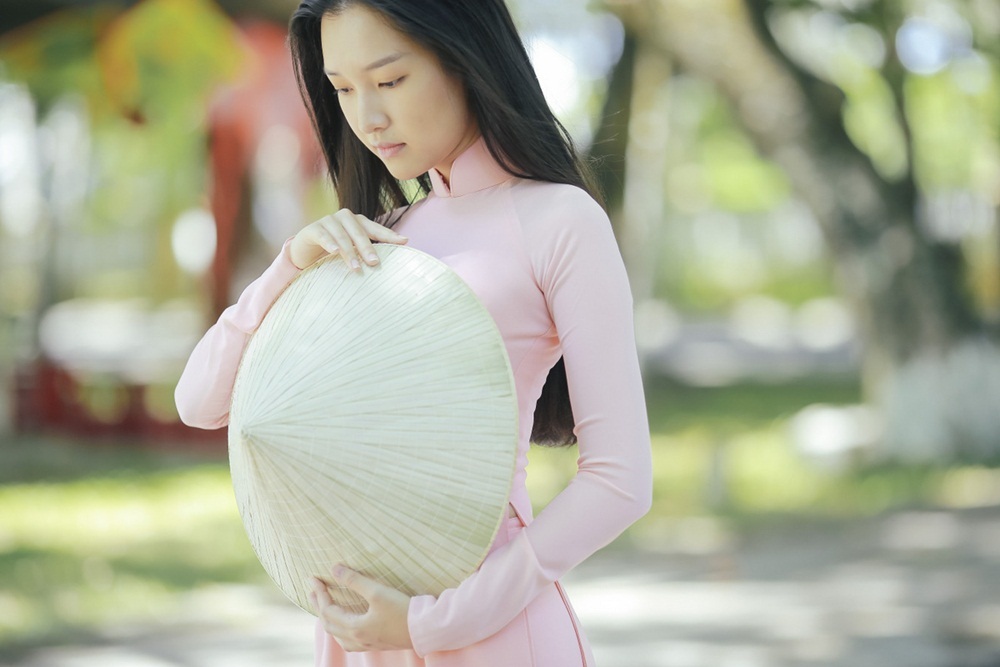 Nhan sắc nàng thơ xứ Huế vào chung kết Hoa hậu Việt Nam - Ảnh 4.