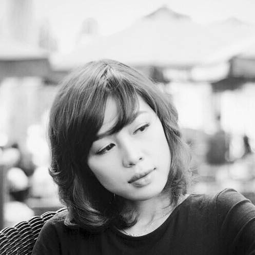 Ảnh đời thường của cô gái đánh cắp trái tim "soái ca VTV" - 6 Phong cách văn chương của Linh Lê khá phóng khoáng, táo bạo khi không ngại đề cập đến những vấn đề nóng về sex hay đề tài đồng tính.