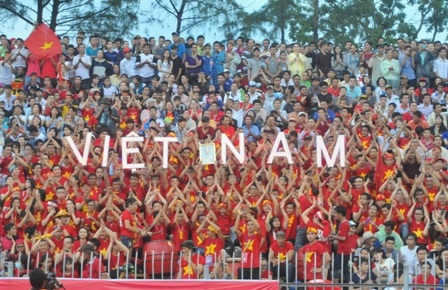 Cảm kích khán giả “đội” mưa cổ vũ, U21 Việt Nam “lội” ngược dòng ngoạn mục - 14 Trời mưa thì mặc trời mưa, anh em ta vẫn cổ vũ hết mình cho U21 Việt Nam