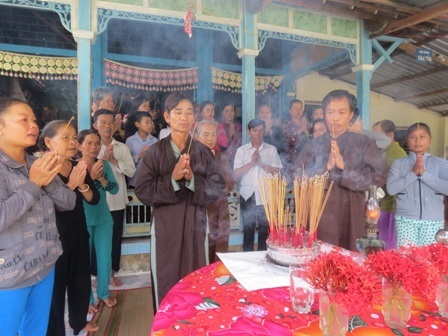 Khởi tố tài xế gây tai nạn thương tâm cho thai phụ sắp sinh - 1 Đám tang của người mẹ xấu số