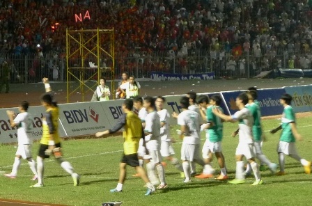 Khoảnh khắc ăn mừng chiến thắng của U19 HAGL - 6 Cả đội cùng đi giao lưu với khán giả