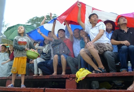Cảm kích khán giả “đội” mưa cổ vũ, U21 Việt Nam “lội” ngược dòng ngoạn mục - 8 Hết mình vì màu cờ sắc áo...