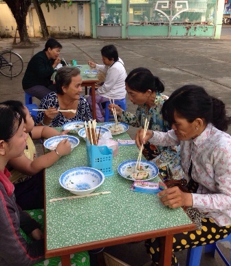 Giáng sinh ấm áp của những lương dân nghèo, khuyết tật - 2 Giáng sinh ấm áp của những lương dân nghèo, khuyết tật