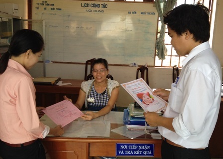 Dân thích... thủ tục hành chính vì có thư chúc mừng! - 1 Dân thích... thủ tục hành chính vì có thư chúc mừng!