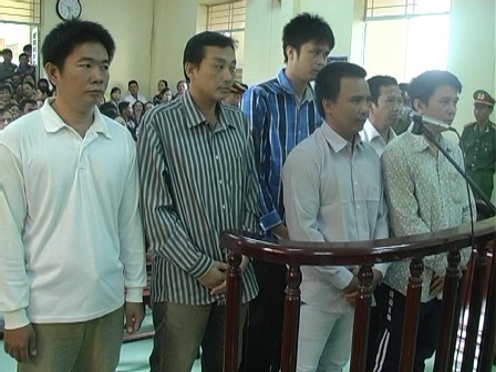 6 bị cáo đã chia nhau 84 tháng tù giam cho hành vi đánh bạc của mình