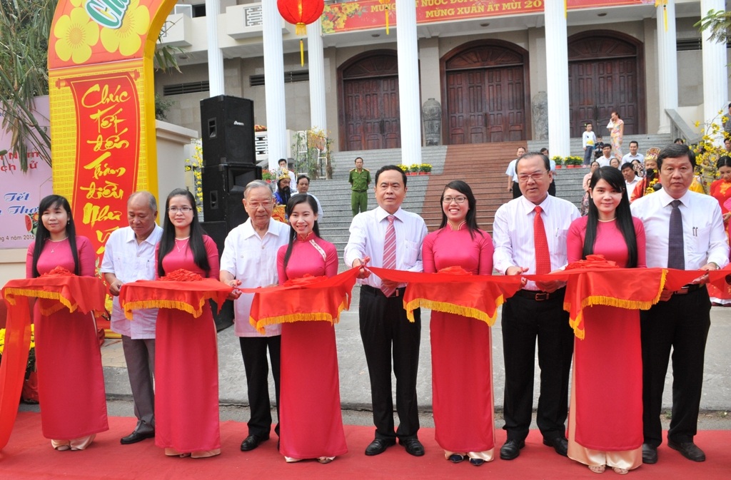 Chương trình Sắc xuân miệt vườn 2015 tưng bừng khai mạc tại Bảo tàng TP. Cần Thơ