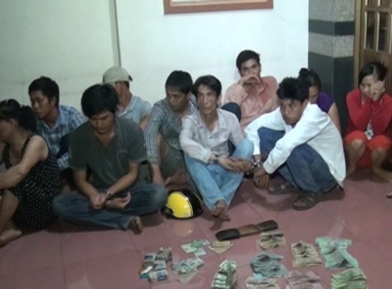 15 đối tượng đánh bạc bị cơ quan chức năng An Giang bắt quả tang