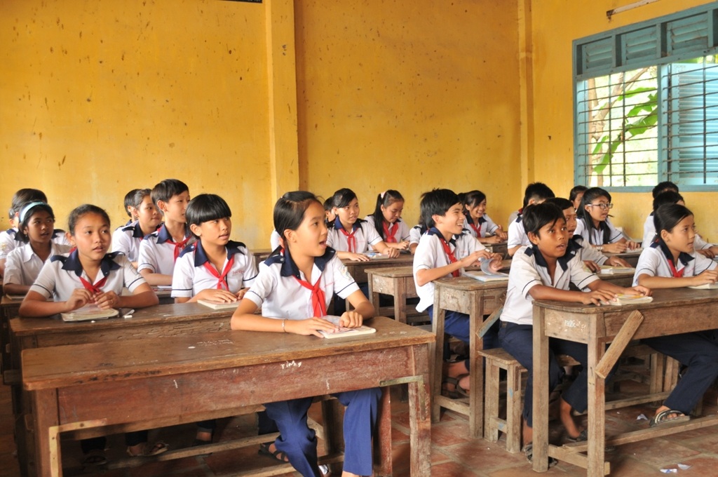 Giáo viên lo Tết cho học sinh nghèo - 2 Giáo viên vùng biên giới lo Tết cho học sinh nghèo
