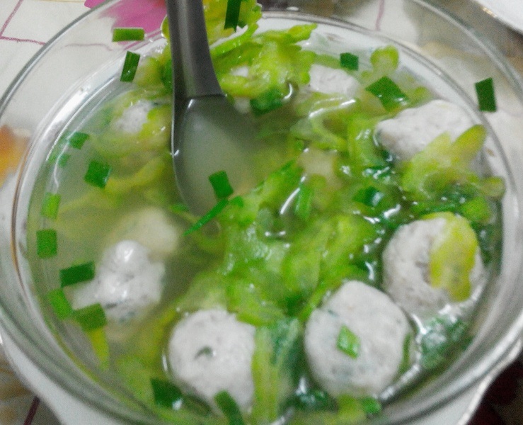 Những món ăn dân dã miền Tây ngày Tết khó cưỡng - 9 Mấy ngày tết, món canh khổ qua nấu với chả cá là hút khách khi cơ thể chưa quá nhiều rượu bia