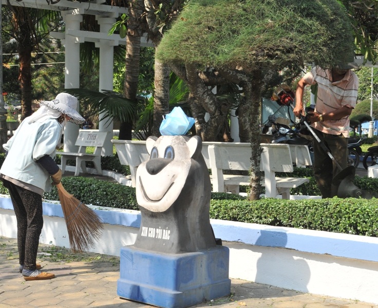 Cắt tỉa cây xanh