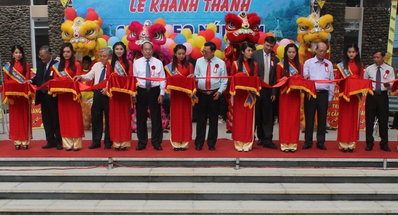 Cáp treo đầu tiên ở miền Tây đi vào phục vụ du khách - 1 Cáp treo đầu tiên ở miền Tây đi vào phục vụ du khách