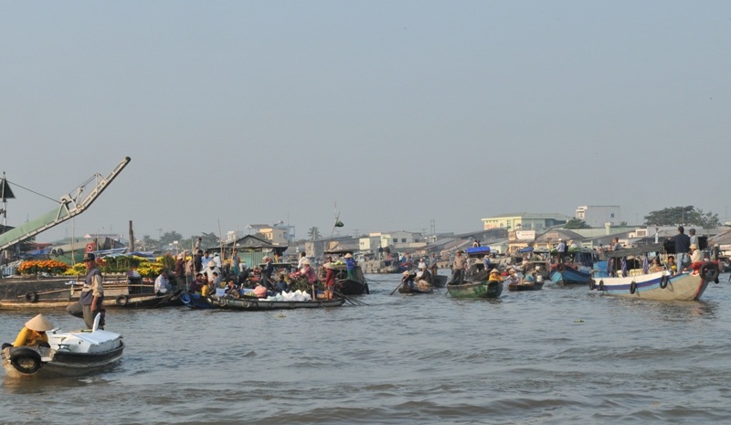 Đường phố, chợ nổi Cái Răng… “vắng như chùa bà đanh” - 8 Ngày thường, Chợ nổi sầm uất như thế này!