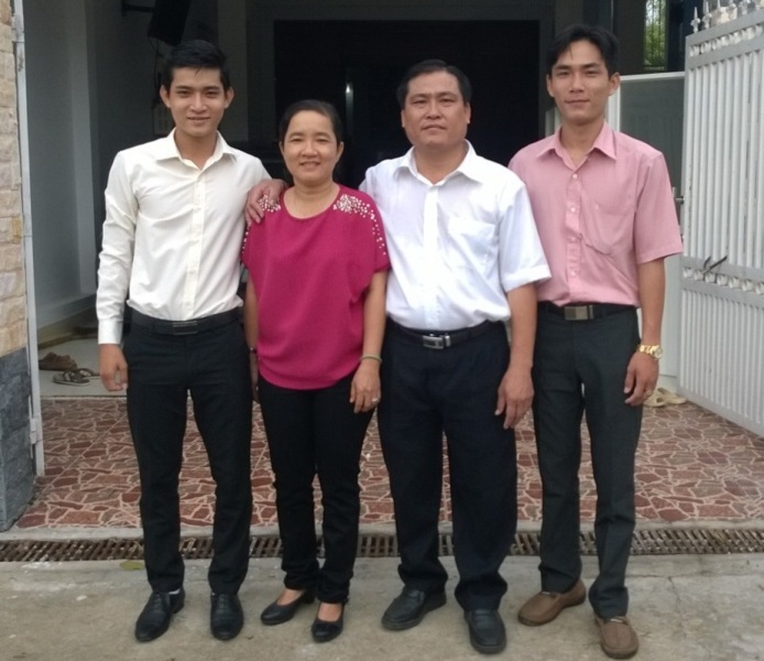 Vợ chồng y, bác sĩ đỡ đẻ cho hàng ngàn bà bầu dưới ánh đèn dầu - 3 Vợ chồng y, bác sĩ đỡ đẻ cho hàng ngàn bà bầu dưới ánh đèn dầu