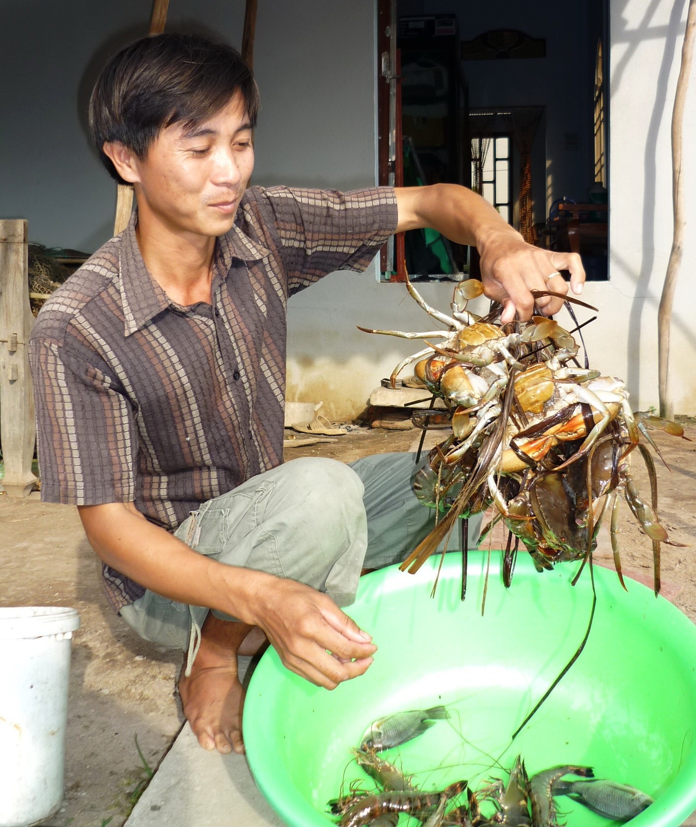 Đọc những thông tin kinh tế - tài chính mới nhất trên