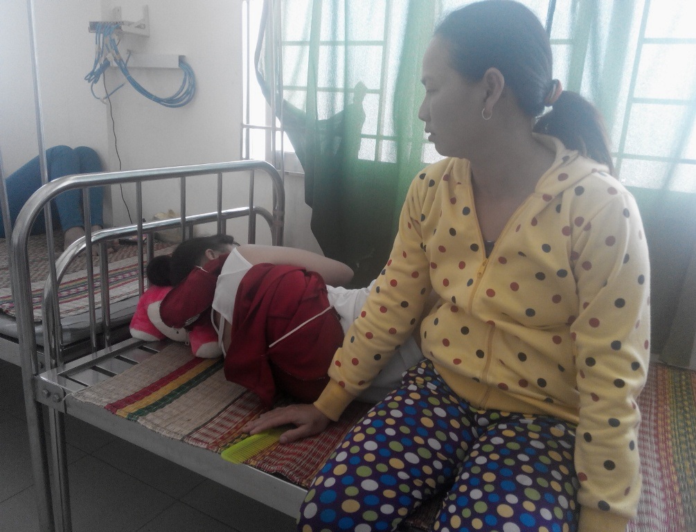 Nữ sinh lớp 9 bị đánh tại lớp đã xuất viện - 1 Sáng nay em Ngọc M. đã được các bác sĩ bệnh viện đa khoa Châu Thành cho xuất viện