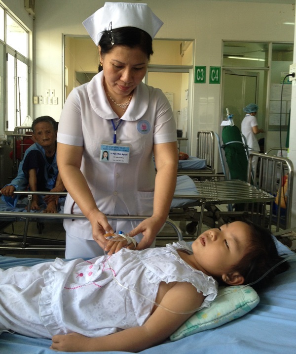 Cảm phục người phụ nữ “áo trắng” giỏi việc “làm dâu trăm họ” - 1 Cảm phục người phụ nữ “áo trắng” giỏi việc “làm dâu trăm họ”