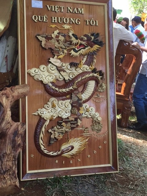 Ngắm bộ bàn ghế gần tỷ đồng ở lễ hội cà phê  - 8