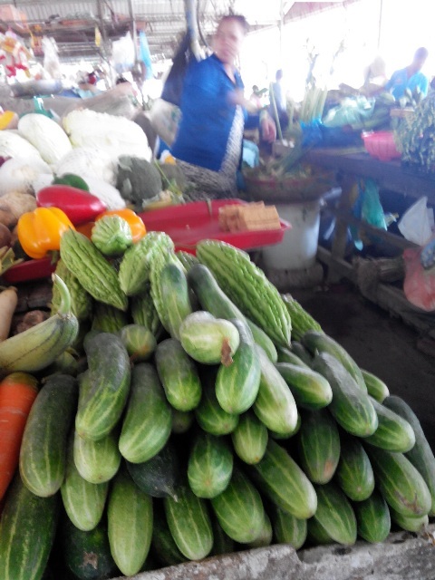 Sau tết, giá mỗi kg dưa leo bằng 4-5 kg lúa - 2 Nhiều sạp bán rau, củ tại các chợ trên địa bàn TP. Cần Thơ chỉ sở hữu từ 5 - 20kg