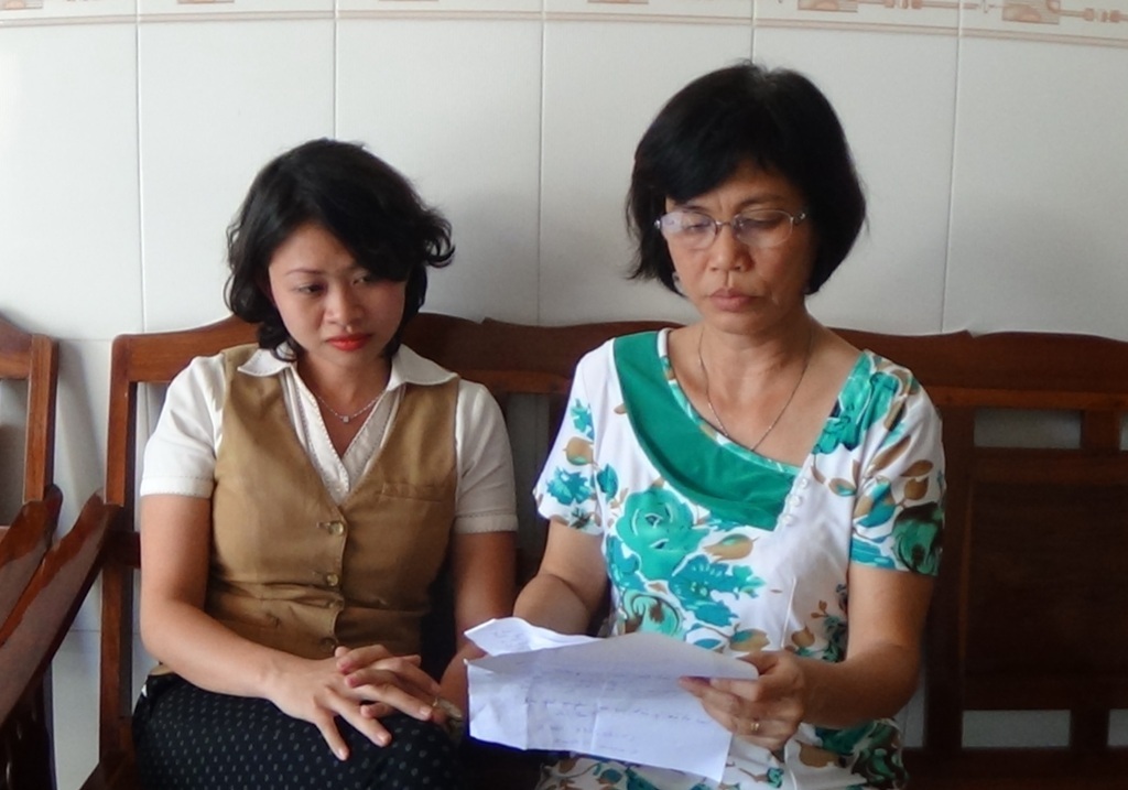 Một lớp trưởng bị bạn trùm áo… đánh đến chảy máu miệng - 2 Trước cách giải quyết của nhà trường, gia đình em T. rất bức xúc