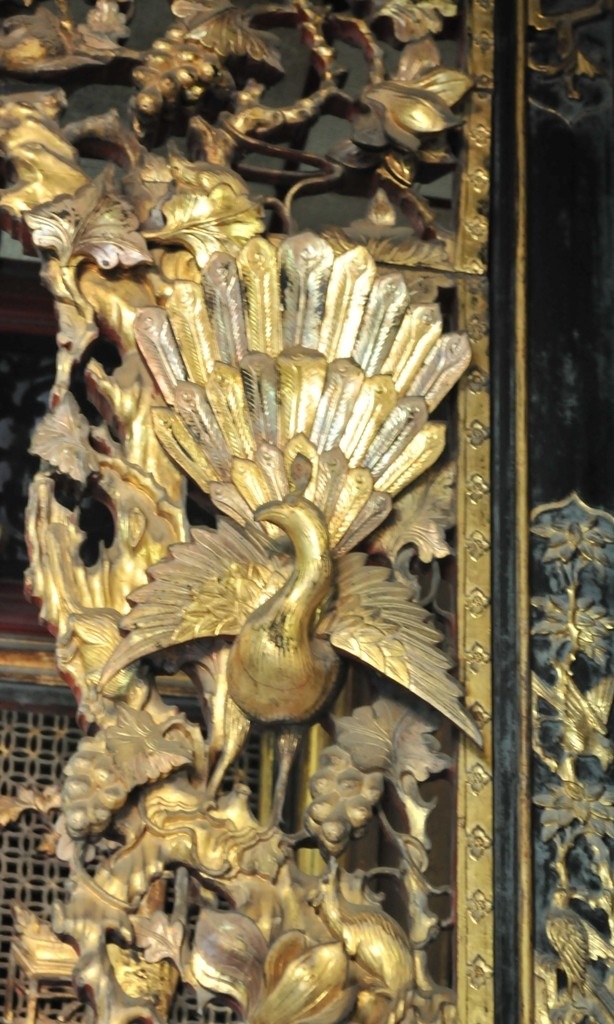 Đến thăm thành phố hoa, ghé qua nhà “Người tình” - 6 Tất cả được sơn son thếp vàng