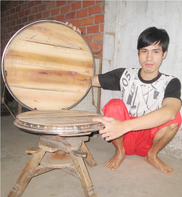 Ghế “biết đi”, giường 9 chân của 3 anh em khuyết tật - 4 Và chiếc ghế đa năng của anh Suôl