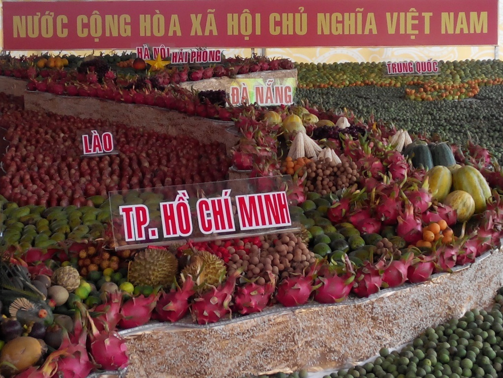 Ngắm bản đồ Việt Nam làm bằng... 2,6 tấn trái cây - 3 TP. Hồ Chí Minh...