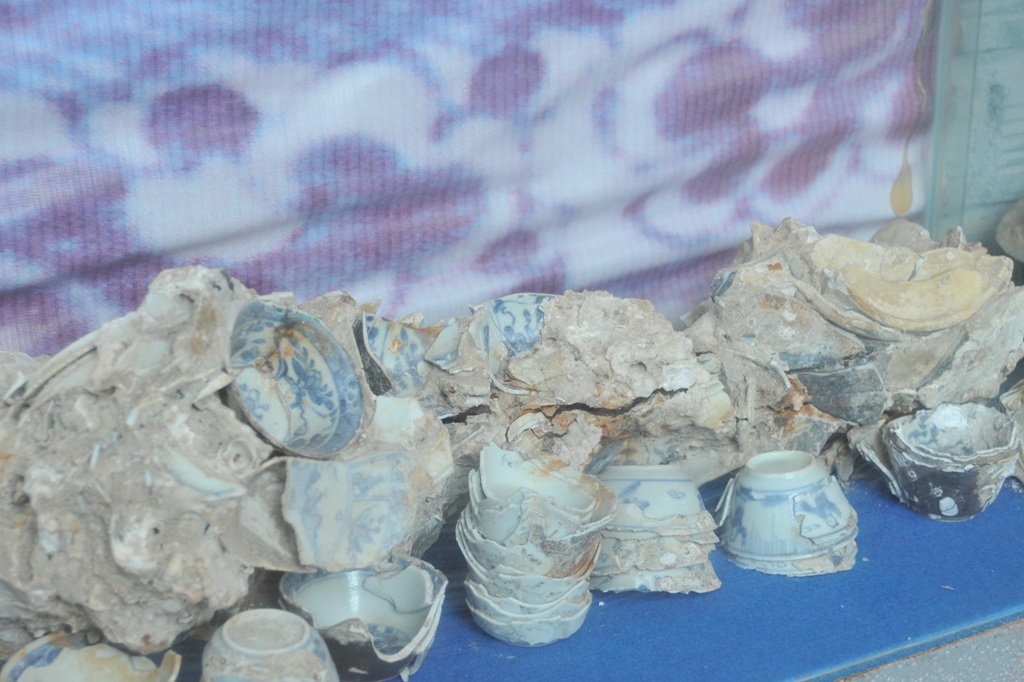 Những cổ vật trong con tàu đắm cũng được trưng bày tại bảo tàng