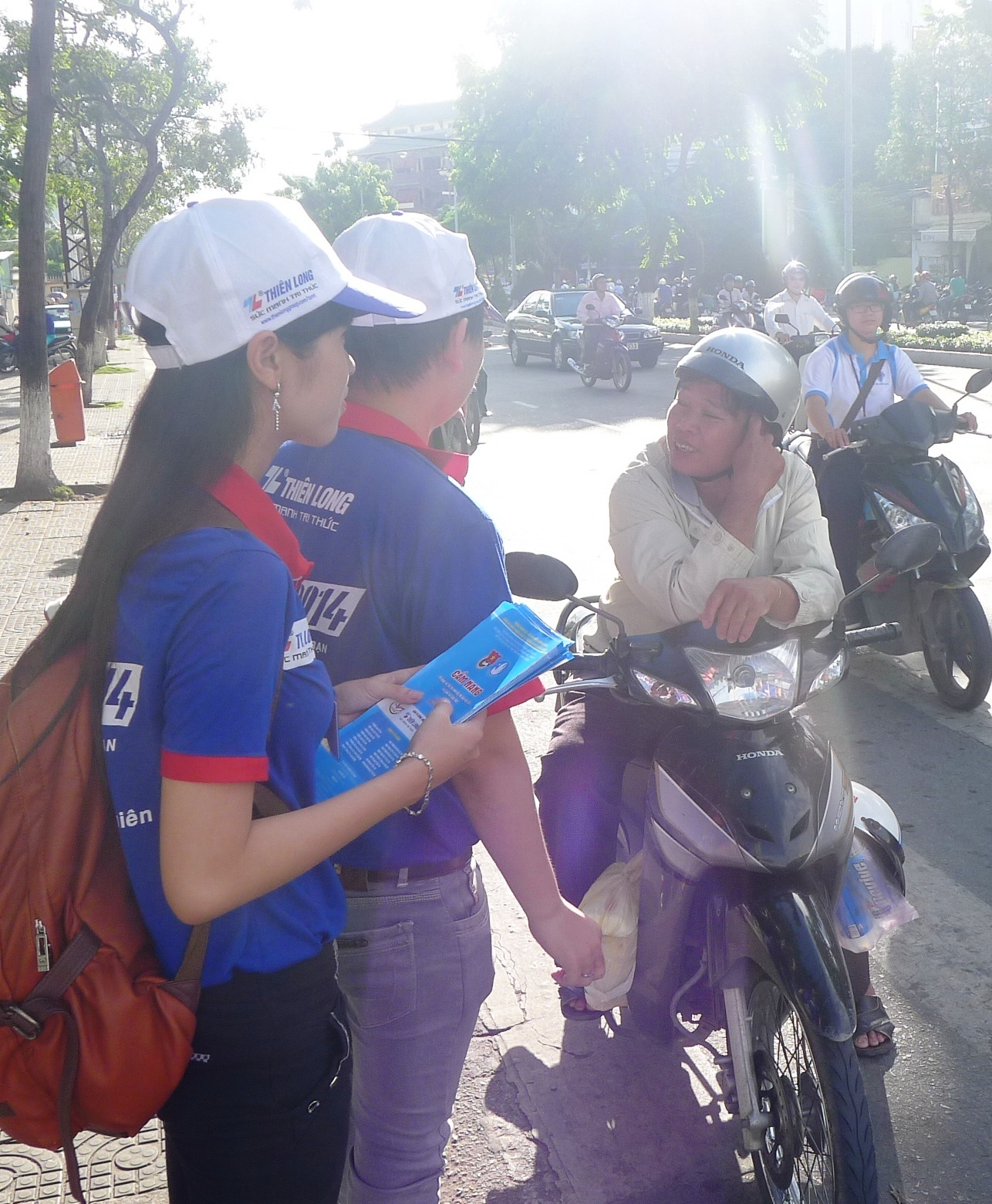Sở GD –ĐT vận động gần 200 triệu đồng giúp sĩ tử nghèo đi thi - 1 Sở GD –ĐT vận động gần 200 triệu đồng giúp sĩ tử nghèo đi thi