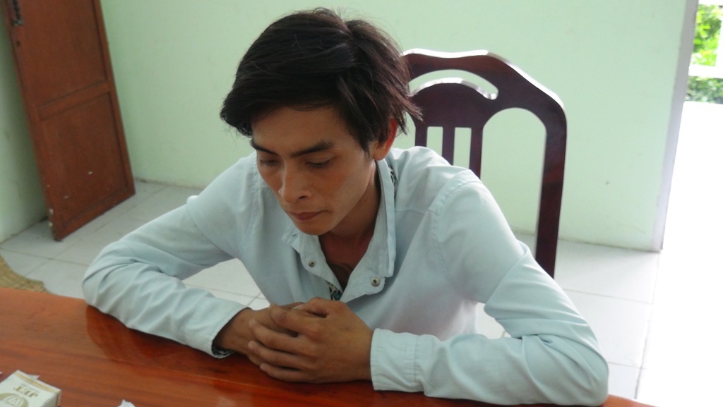Bắt đối tượng 9x tàng trữ “hàng đá” - 1 Trước cơ quan điều tra đối tượng Phương khai nhận toàn bộ hành vi phạm tội của mình