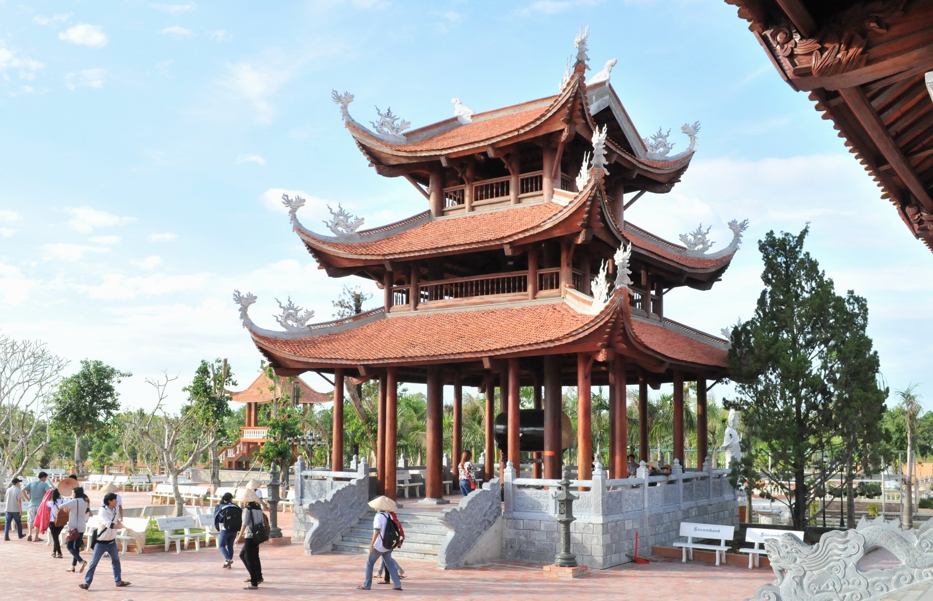 Những điểm đến không thể bỏ qua ở Cần Thơ - 11 Còn đây là Thiền viện Trúc Lâm Phương Nam uy nghi mọclên giữa trời tây