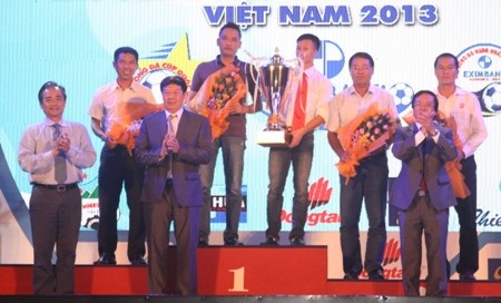 V.Ninh Bình nhận cúp quốc gia
