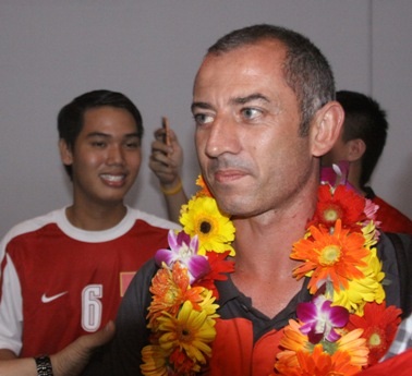 HLV Guillaume không trách trọng tài, dù U19 Việt Nam thua đau