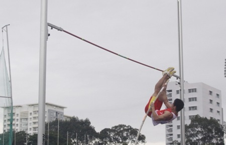 Vũ Văn Huyện lập kỷ lục mới ở nội dung nhảy xào nam (ảnh: Trọng Vũ)