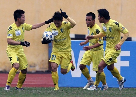 V-League 2014: Đừng chạy theo số lượng - 1 Siết chặt số lượng đội tham dự cũng là cách giúp V-League khỏi loạn