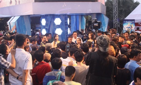 Nơi đâu Cannavaro xuất hiện, nơi đó không khí sôi động như thế này đây