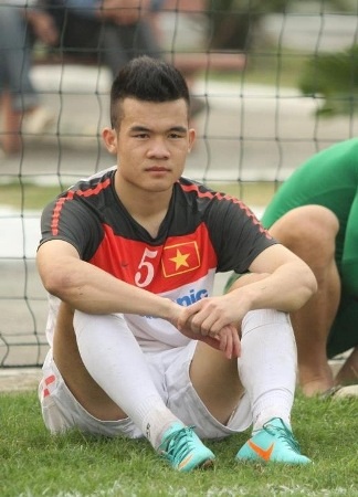 Hoàng Thịnh vắng mặt 2 trận đầu tiên tại SEA Games 27? - 1 Không loại trừ khả năng Hoàng Thịnh phải nghỉ 1-2 trận đầu của U23 Việt Nam tại SEA Games