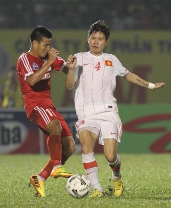 Thanh Hào có thể thi đấu, Hoàng Thịnh có nguy cơ mất SEA Games 27 - 1 Thanh Hào (4) bình phục và sẵn sàng cho trận đấu với HV.An Giang