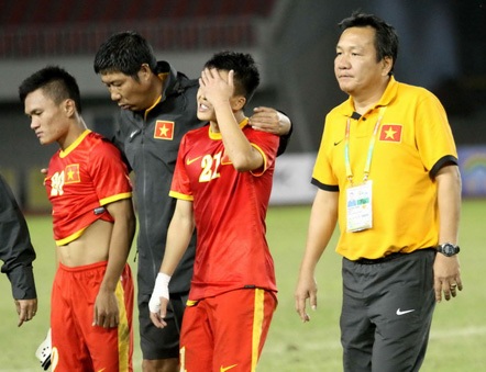 Bóng đá Việt Nam sa sút nhiều năm qua chắc chắn không phải vì thiếu tiền