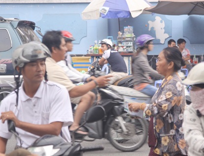 Dẫu biết khó ngăn chặc triệt để nạn phe vé