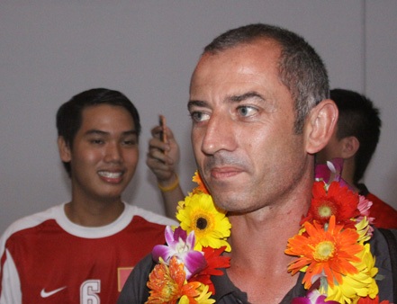 HLV Graechen Guillaume sẽ sát cánh cùng U19 Việt Nam vào ngày 5/1